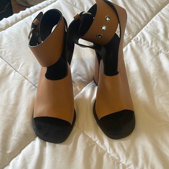 Celine heels - Picture 1 of 3